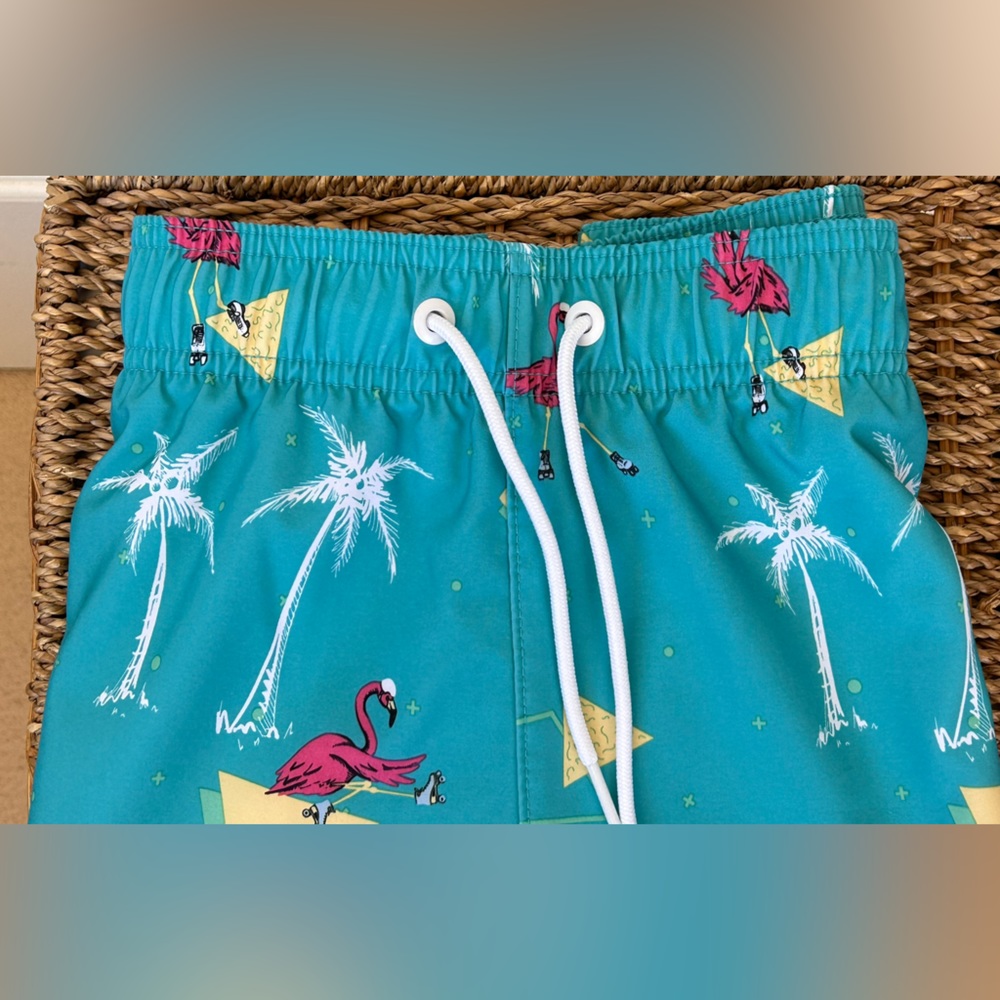 Hollister Men’s Flamingo Swim Trunks Size XL NWOT